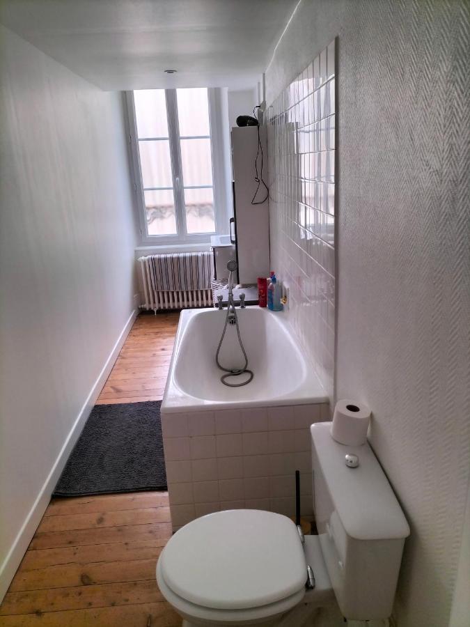 Apartament La Maison Des Remparts Falaise  Zewnętrze zdjęcie